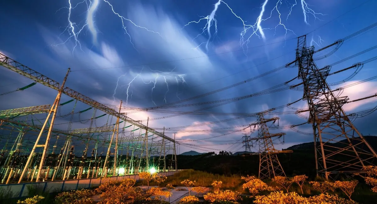 Interferências na rede elétrica: Principais causas e soluções para ambientes industriais